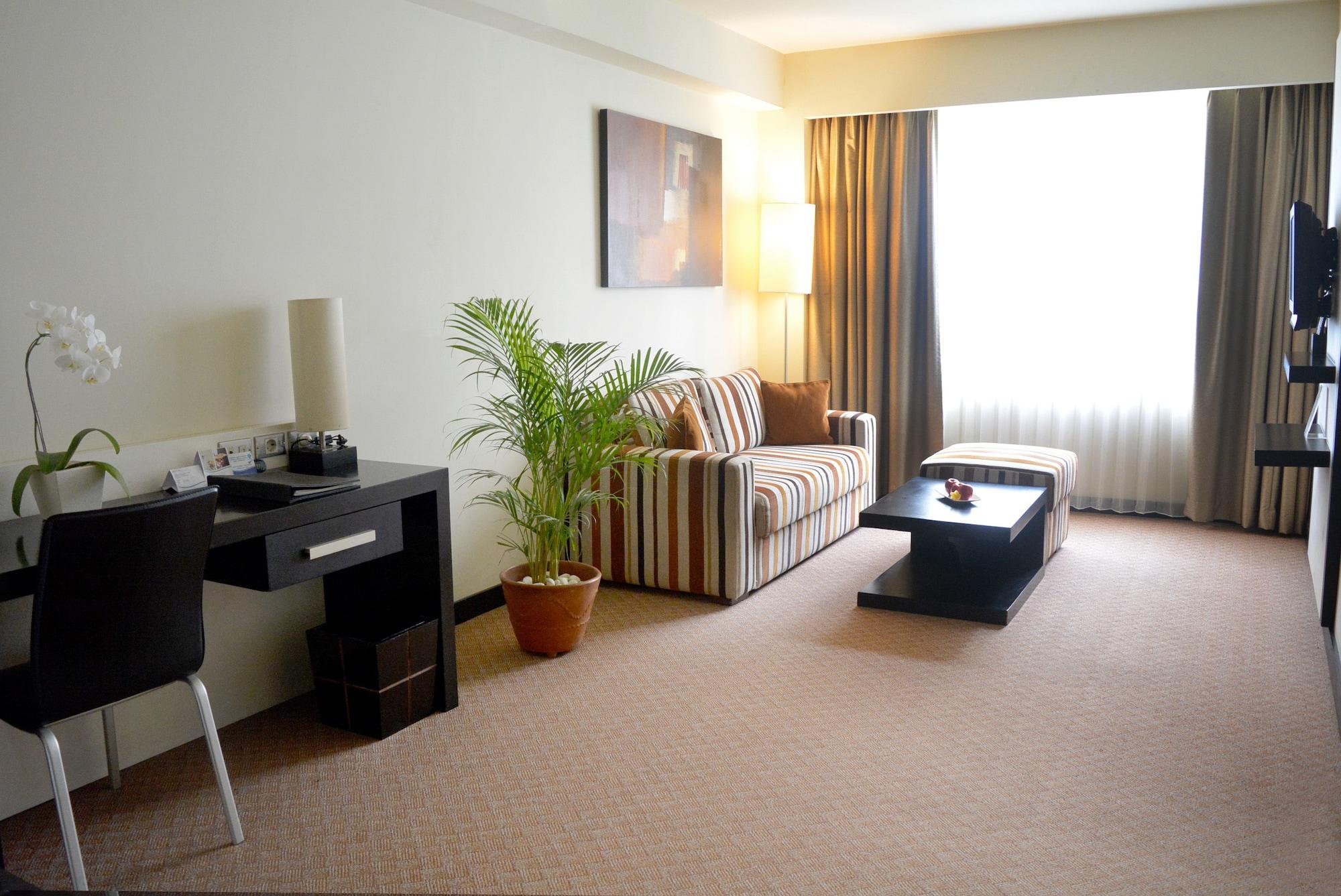 แอสตัน เดนพาซาร์ โฮเต็ล แอนด์ คอนเวนชั่นเซ็นเตอร์ Hotel เดนปาซาร์ ภายนอก รูปภาพ