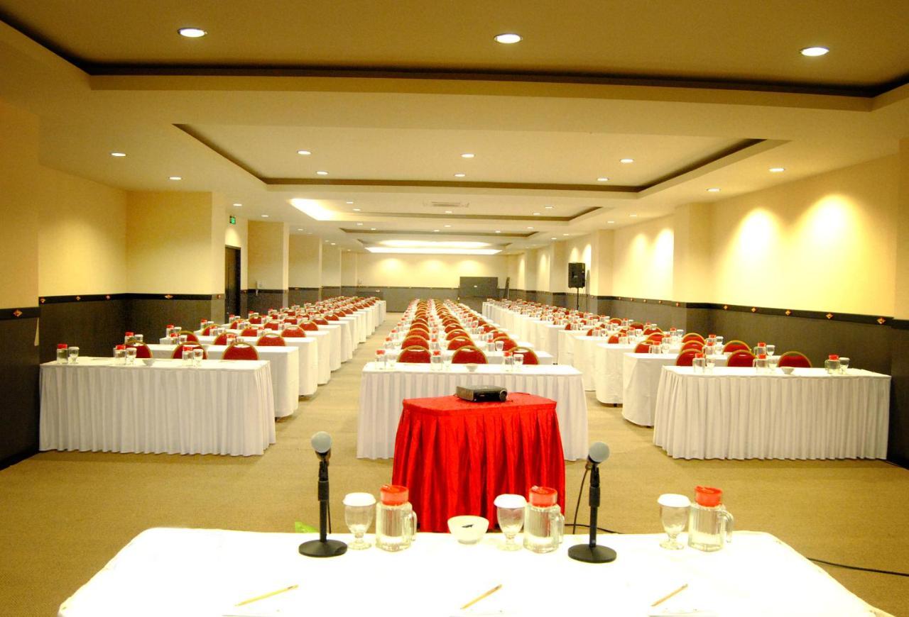 แอสตัน เดนพาซาร์ โฮเต็ล แอนด์ คอนเวนชั่นเซ็นเตอร์ Hotel เดนปาซาร์ ภายนอก รูปภาพ